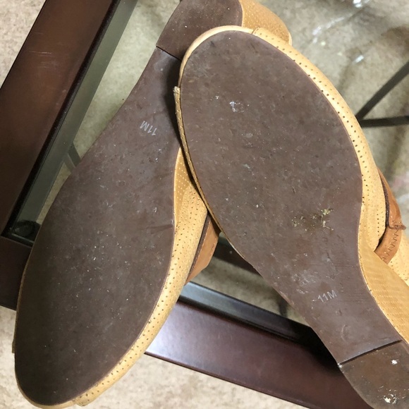 Shoe. - Picture 4 of 4